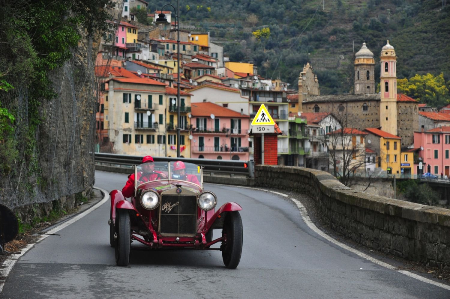 Список итальянских автомобилей. Альфа Ромео в Италии. Alfa Romeo 6c. Ретро авто Италия. Итальянские автомобили фото.